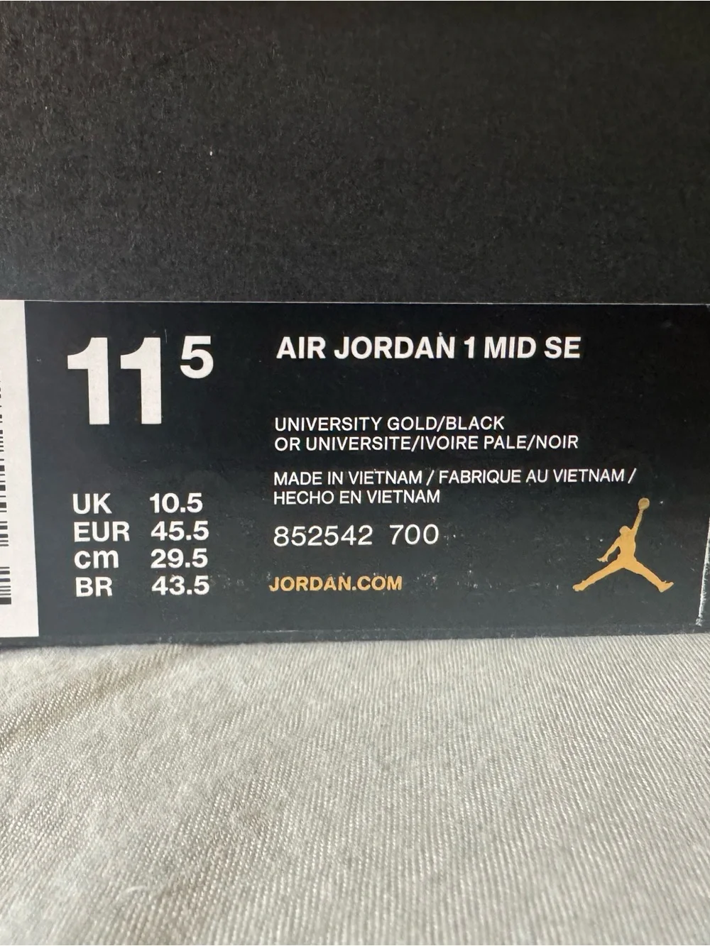 Jordan 1 mid lakers size 11.5